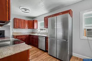 204 24th St NE, Salem, OR 97301 - Photo 12