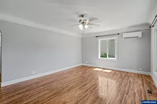 204 24th St NE, Salem, OR 97301 - Photo 2