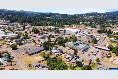 1901 Long St, Sweet Home, OR 97386 - Photo 40