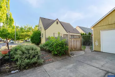 720 Rosemont Av NW, Salem, OR 97304 - Photo 8