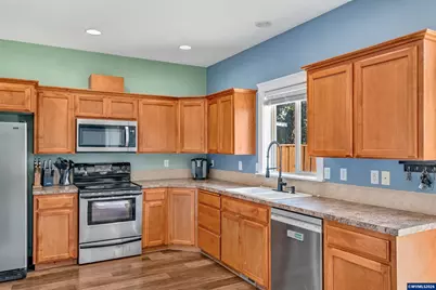 5128 Yukon Ct NE, Salem, OR 97305 - Photo 12