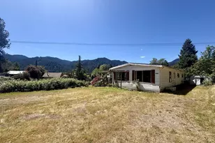 76582 Davis Rd, Oakridge, OR 97463 - Photo 2