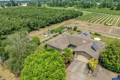 30248 S Barlow Rd, Hubbard, OR 97032 - Photo 2