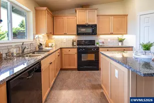 2501 SW Wolverine Dr, Corvallis, OR 97333 - Photo 12