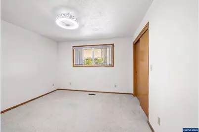 810 S Columbia Dr, Woodburn, OR 97071 - Photo 20