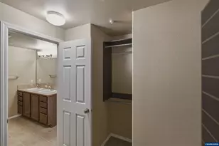 914 Oakmont Lp NE, Albany, OR 97322 - Photo 28