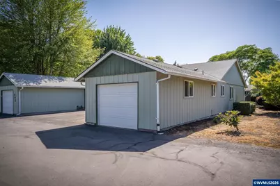 607 32nd Av SE, Albany, OR 97322 - Photo 2