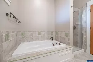 811 Northpoint Lp, Brownsville, OR 97327 - Photo 26