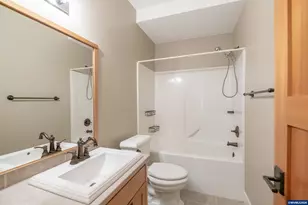 811 Northpoint Lp, Brownsville, OR 97327 - Photo 16