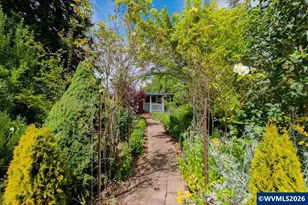 37625 Sunset Ln, Brownsville, OR 97327 - Photo 6