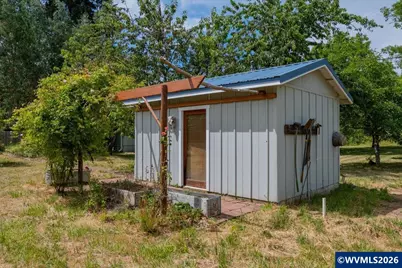 37625 Sunset Ln, Brownsville, OR 97327 - Photo 24