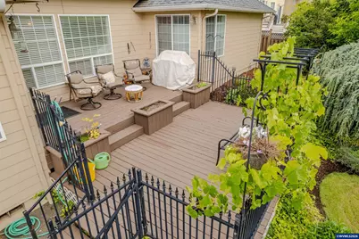 1371 Ranier Lp NW, Salem, OR 97304 - Photo 32