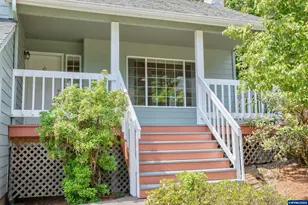2062 NW Myrtlewood Way, Corvallis, OR 97330 - Photo 2