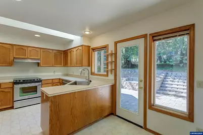 2062 NW Myrtlewood Wy, Corvallis, OR 97330 - Photo 16
