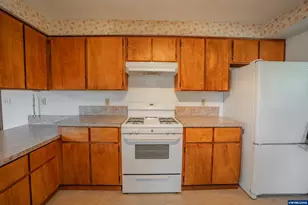 951 Dogwood St, Sweet Home, OR 97386 - Photo 8