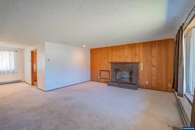 951 Dogwood St, Sweet Home, OR 97386 - Photo 6