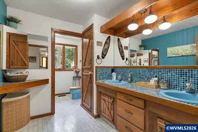 1360 SW Laurelwood Dr, Dallas, OR 97338 - Photo 14