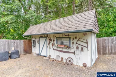 1360 SW Laurelwood Dr, Dallas, OR 97338 - Photo 50