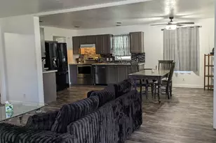 2000 Robins Lane SE, Salem, OR 97306 - Photo 2