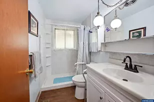 1404 Umpqua Rd, Woodburn, OR 97071 - Photo 20