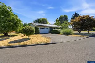 1404 Umpqua Rd, Woodburn, OR 97071 - Photo 2