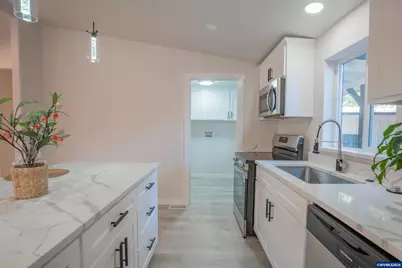 1598 40th Ln, Sweet Home, OR 97386 - Photo 8