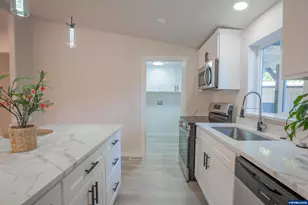 1598 40th Ln, Sweet Home, OR 97386 - Photo 8
