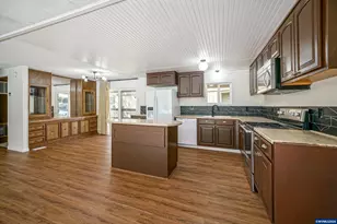 1103 N Springbrook Rd, Newberg, OR 97132 - Photo 12