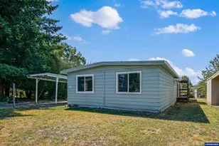 1103 N Springbrook Rd, Newberg, OR 97132 - Photo 2