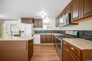 1103 N Springbrook Rd, Newberg, OR 97132 - Photo 14