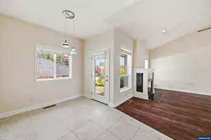 338 NW Ivy Ave, Dallas, OR 97338 - Photo 14