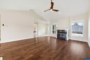 338 NW Ivy Ave, Dallas, OR 97338 - Photo 8