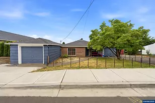 3055 Hollywood Dr NE, Salem, OR 97305 - Photo 1