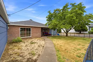 3055 Hollywood Dr NE, Salem, OR 97305 - Photo 2
