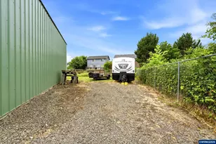 3055 Hollywood Dr NE, Salem, OR 97305 - Photo 32