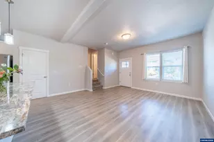 1657 SE Barberry Ave, Dallas, OR 97338 - Photo 14