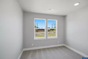 356 E Kisling Ave, Brownsville, OR 97327 - Photo 22