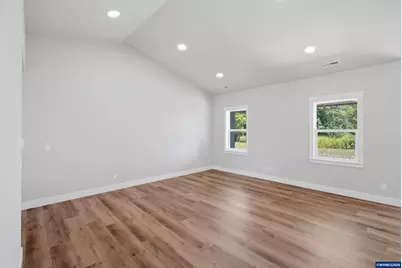 356 E Kisling Av, Brownsville, OR 97327 - Photo 6