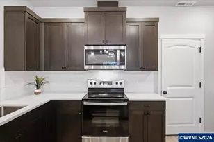 3751 Village Center Dr SE, Salem, OR 97302 - Photo 8