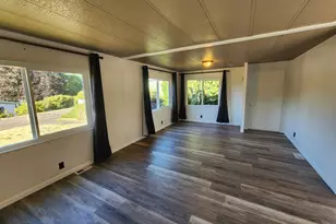 38129 Weirich Dr, Lebanon, OR 97355 - Photo 4