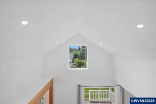 1020 N 3rd St, Woodburn, OR 97071 - Photo 38