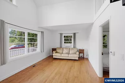 1020 N 3rd St, Woodburn, OR 97071 - Photo 10