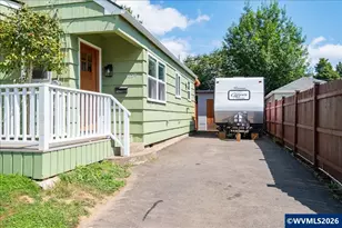 1020 N 3rd St, Woodburn, OR 97071 - Photo 6
