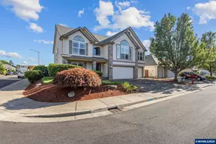 762 Burgundy Ave NE, Keizer, OR 97303 - Photo 2