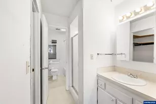 950 Evergreen #110 Rd, Woodburn, OR 97071 - Photo 12