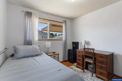 2212 Country Club Ter, Woodburn, OR 97071 - Photo 24