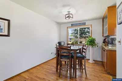 2212 Country Club Ter, Woodburn, OR 97071 - Photo 12