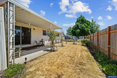 2212 Country Club Ter, Woodburn, OR 97071 - Photo 36