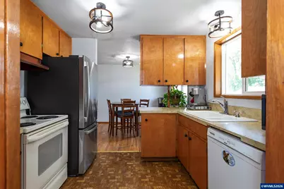 2212 Country Club Ter, Woodburn, OR 97071 - Photo 16