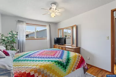 2212 Country Club Ter, Woodburn, OR 97071 - Photo 20